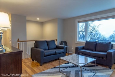 25 Algonquin Dr, Middletown, RI 02842 - photo 2