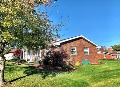 1104 Middle St, Wapakoneta, OH 45895 - photo 4