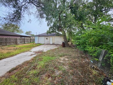 1805 Avenue C, Bay City, TX 77414 - photo 6