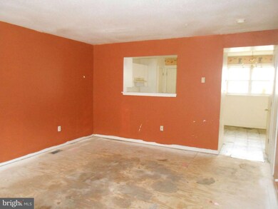 703 W Cherry Blossom Way, Baltimore, MD 21201 - photo 3