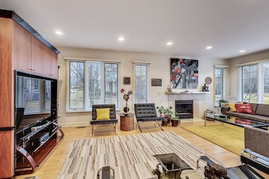 4528 S Seminole Dr, Glenview, IL 60026 - photo 2