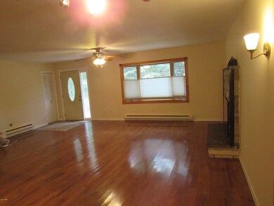122 Franklin Dr, Hawley, PA 18428 - photo 7