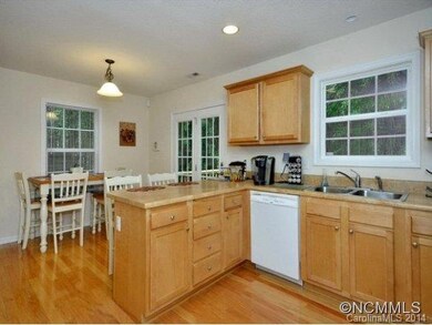 103 Telfare Ln, Asheville, NC 28803 - photo 2