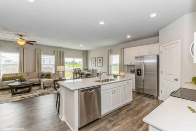 2882 Meadow Ct, Hiawatha, IA 52233 - photo 3