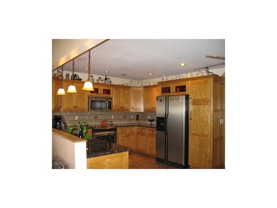 Granite counters, stainless steel appliances and t