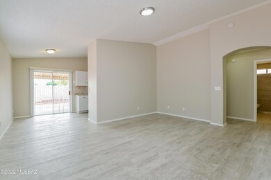 002-photo-living-room-11439989