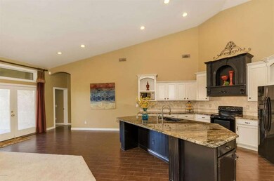 Custom kitchen style