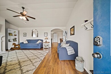 617 E 147th St S, Glenpool, OK 74033 - photo 6