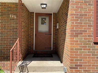 726 Barrally St, North Tonawanda, NY 14120 - photo 4