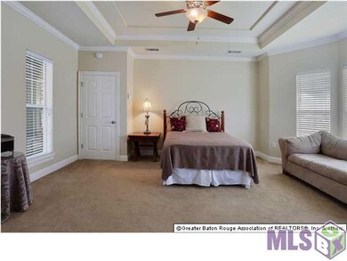 Extra Room for Small Breakfast or Mudroom Area, La