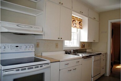 2807 48th St, Des Moines, IA 50310 - photo 7