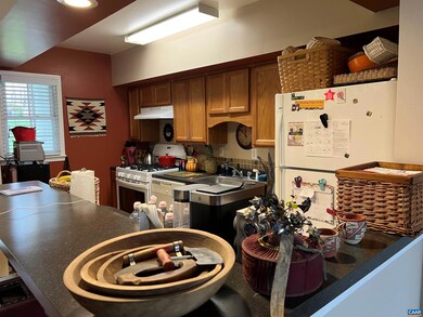 lots storage even under breakfast bar