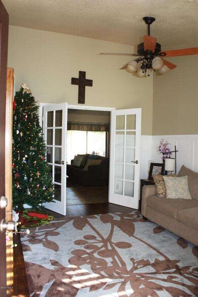 Front Room/Den