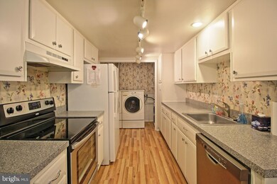 93 Dogwood Plaza unit B, Monroe Township, NJ 08831 - photo 6