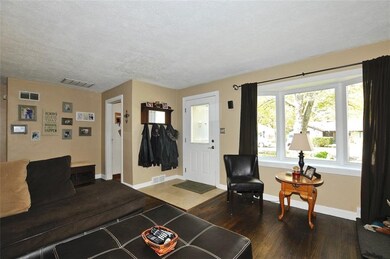 467 Pickett St, Plainfield, IN 46168 - photo 3