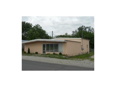 FRONT AREA WITH PARKING FOR 5-8 CARS