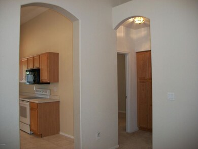 594 W Colt Rd 010