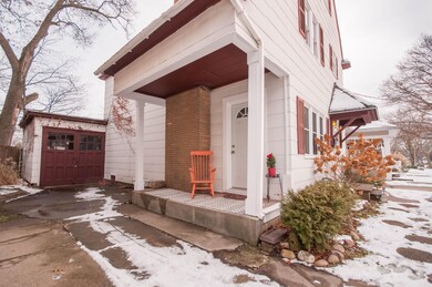 1a Side Porch & Garage
