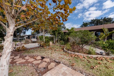 Exterior View 6