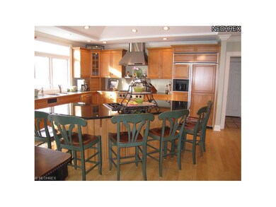 2nd view of the kitchen breakfast bar.