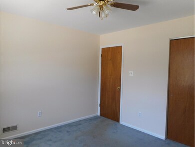 237 Lafayette Dr, Swedesboro, NJ 08085 - photo 5