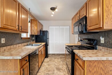 2001 Cambridge Manor Dr, Schenectady, NY 12302 - photo 7