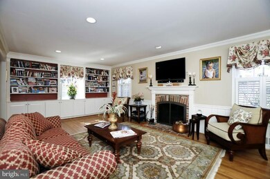 8101 Horseshoe Ln, Potomac, MD 20854 - photo 2