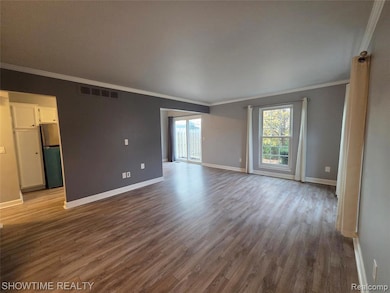 15814 Newport Dr, Clinton Township, MI 48038 - photo 3