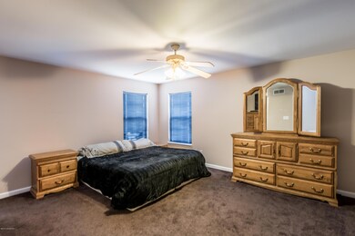 550 Wilke Farm Ave Lville-14