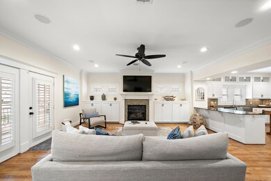 344 W 22nd St, Houston, TX 77008 - photo 2