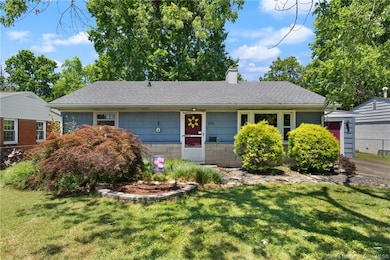 2581 W Robin Rd, New Albany, IN 47150 - photo 2