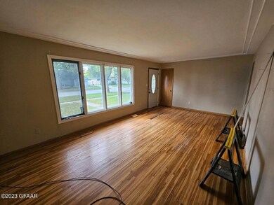 1416 14th Ave S, Grand Forks, ND 58201 - photo 3