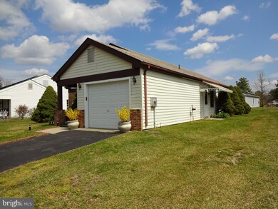 27 Windsor Rd, Southampton, NJ 08088 - photo 4