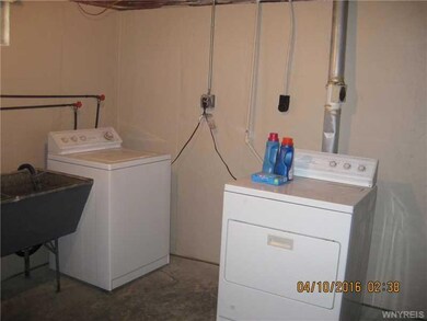 1610 Moll St, North Tonawanda, NY 14120 - photo 5