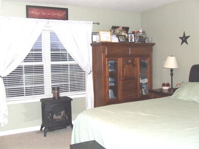 2050 Engle St, Huntington, IN 46750 - photo 2