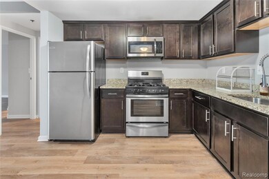 250 E Crescent, Detroit, MI 48207 - photo 5