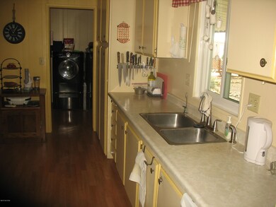 5651 Rafter Circle Kitchen (2)