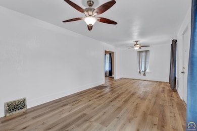 2016 SW 12th St, Topeka, KS 66604 - photo 7