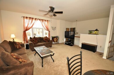 5470 Spring Ridge Dr W, Macungie, PA 18062 - photo 4