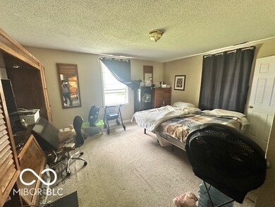 162 N Gladstone Ave, Columbus, IN 47201 - photo 2