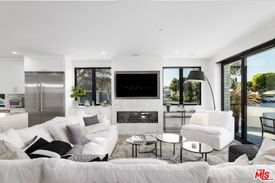 1703 Plaza Del Sur unit 2, Newport Beach, CA 92661 - photo 3