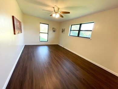 93 Doris Cir N, Alvin, TX 77511 - photo 4