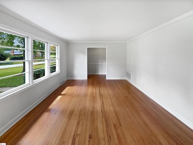 8 Howell Cir, Greenville, SC 29615 - photo 7