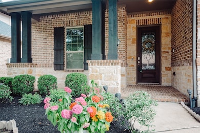 Your cute front porch awaits you! Imagine some roc