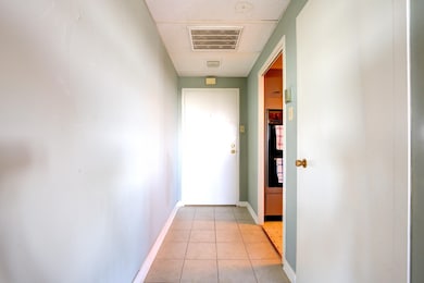 Parkway House unit 1106, Memphis, TN 38112 - photo 4