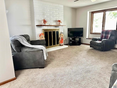 741 SW Mifflin Rd, Topeka, KS 66606 - photo 6