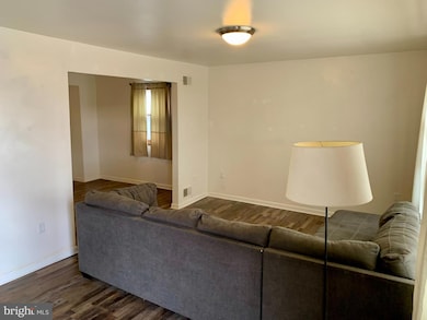 1207 Scott St, Reading, PA 19611 - photo 5