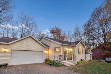 135 Hunters Path, Annandale, MN 55302 - photo 2