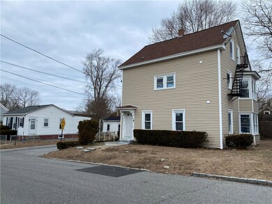 13 Knowlton St, Riverside, RI 02915 - photo 3