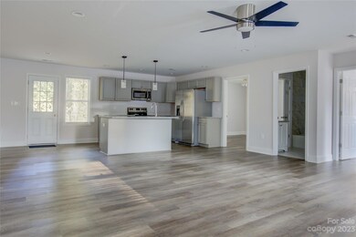 1314 Harris St, Statesville, NC 28677 - photo 3